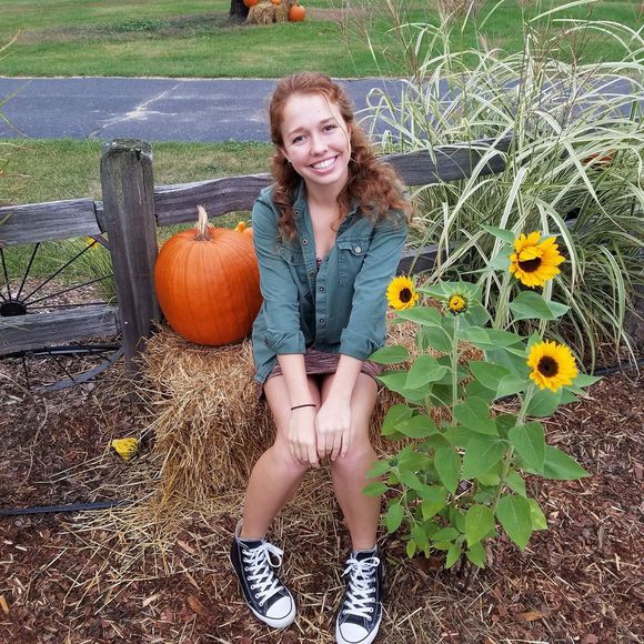 Meet your Posher, Kayla - Picture 1 of 1